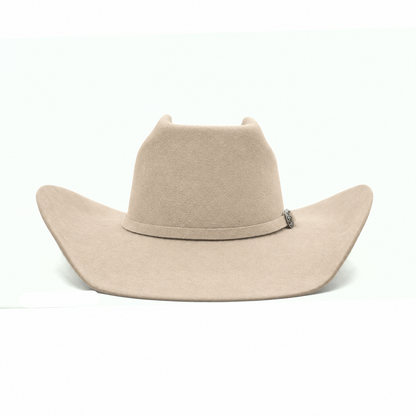 Vista frontal de Cody J. en color Buckskin
