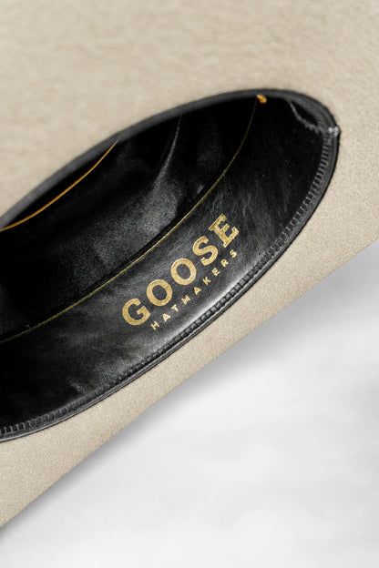 Sombrero Marlboro Buckskin · detalle del interior · Goose Hatmakers