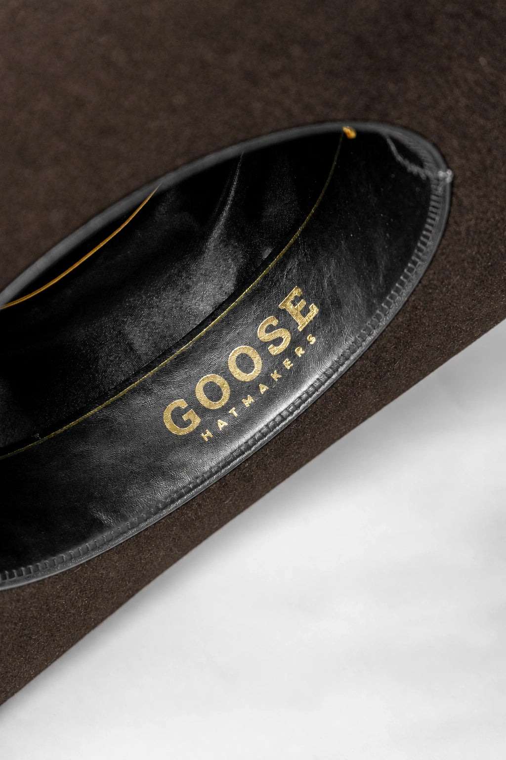 Sombrero Marlboro Café Oscuro · detalle del interior · Goose Hatmakers