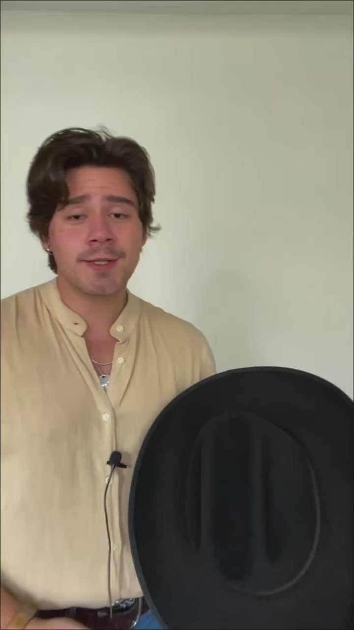 🤠 ¡Miren esto! @rodroma_ ya recibió su sombrero Kayce Dutton y se ve increíble 😎Cada detalle h.mp4__PID:aeabe43e-c1b2-4681-ad5d-f71de267c9eb